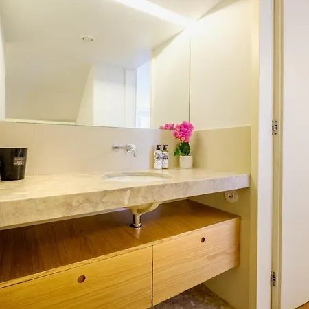 Discovery Luxury Historic House At Rua Flores דירה